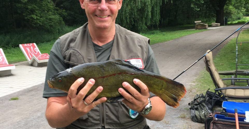 Rüdiger Happ mit Schleie - 48cm, 2,10kg